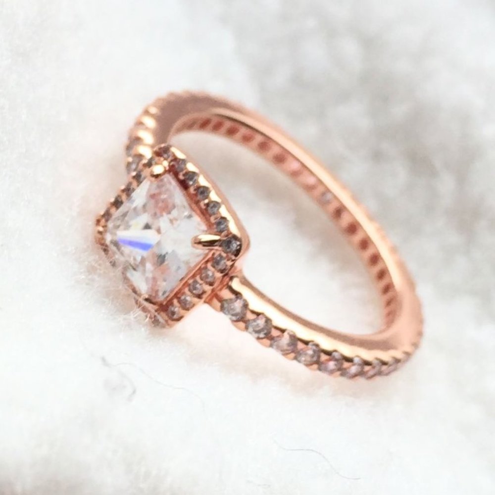NWOT Pandora Rose Gold Square Dazzling Timeless Ring